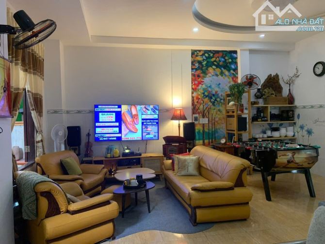 BÁN NHÀ SÁT MẶT TIỀN ĐƯỜNG SÁT CHỢ HIỆP BÌNH, NGANG KHỦNG 7,5m, 195m2 CHỈ 8,5 TỶ
