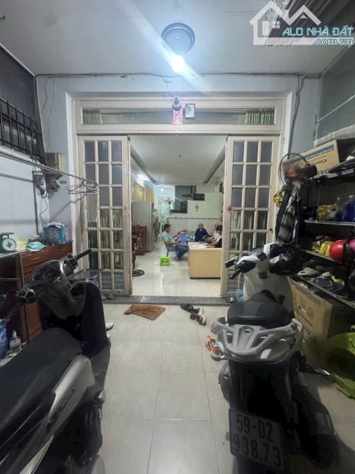 Bán nhà Vườn Lài-Tân Phú- sát đường xe hơi-90m2-6,6 tỷ