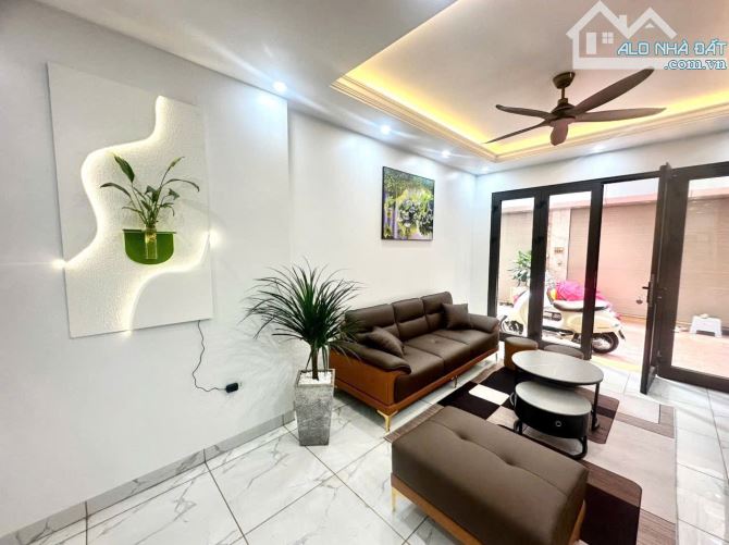 Siêu phẩm Ngọc Thuỵ, Long Biên- Bán nhà 45m2- 4PN- Nội thất sang trọng,10m ra ôtô-Chẵn 9tỷ