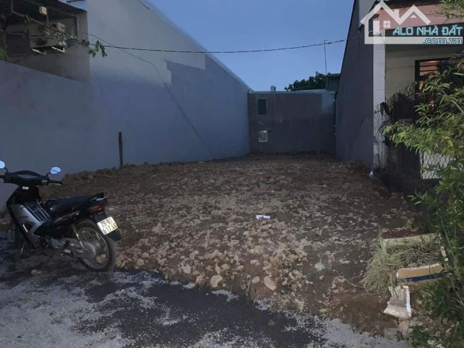 Bán Đất Phú Hữu – 140m² – Giá 5 Tỷ
