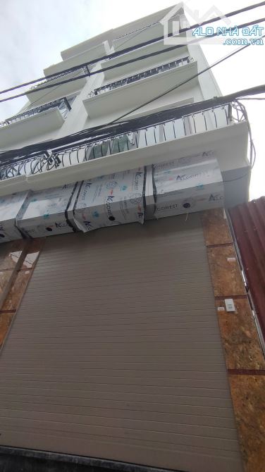 Khuyến Lương-HM, 5,xTỶ, Nhà mới kính koong, mặt ngõ thông, Ô tô qua cửa.