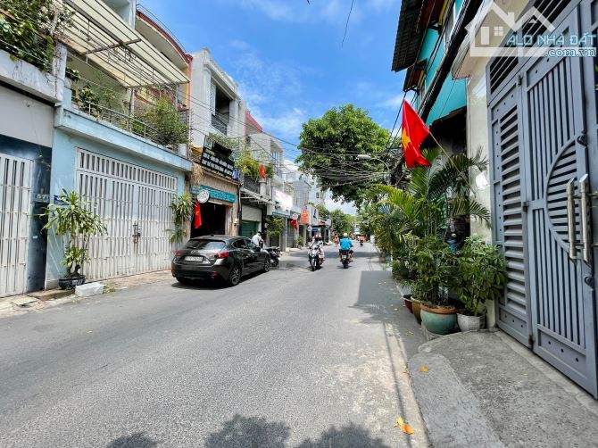 Chỉ 8,2 Tỷ - 76m2, 4 Tầng, HXH Thông, gần MT, công viên Làng Hoa