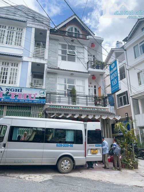 Bán căn khách sạn 11P kinh doanh 🔥15 Tỷ- gần Chợ đêm, Hồ Xuân Hương 1km