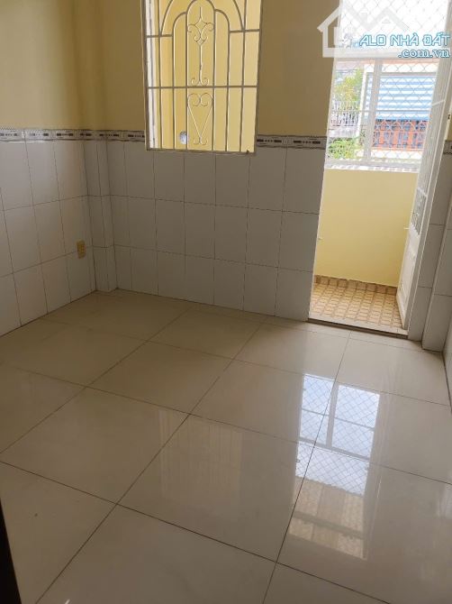Bán nhà rẻ Q8 gần mặt tiền Tuy Lý Vương p13 , 3 tầng đúc không lộ giới 4 PN nhỉnh 4 tỷ