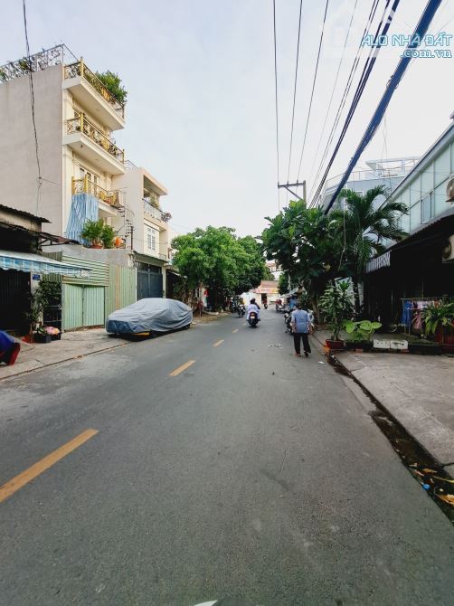 Tp43: 💥 KẾ CHỢ TÂN HƯƠNG - CHỈ VÀI BƯỚC RA MẶT TIỀN Nhà Đúc 2 Tầng Đẹp – Vào Ở Ngay – Giá