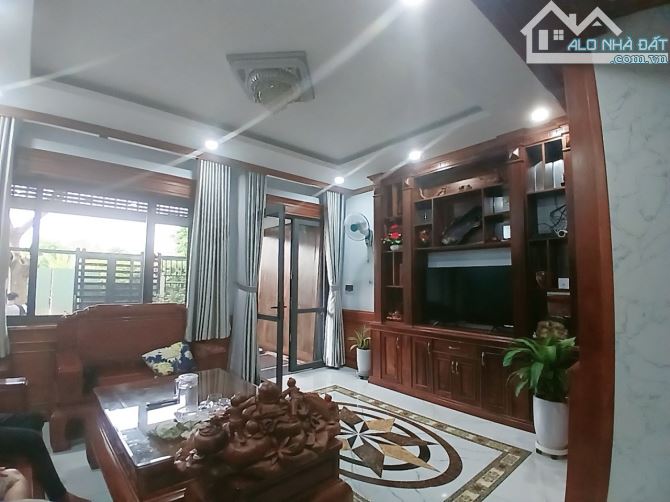 Nhà phố 4 tầng - Thang máy - Full nội thất, gỗ quý - Đông Tăng Long, Thủ Đức, Chỉ 10 tỷ X