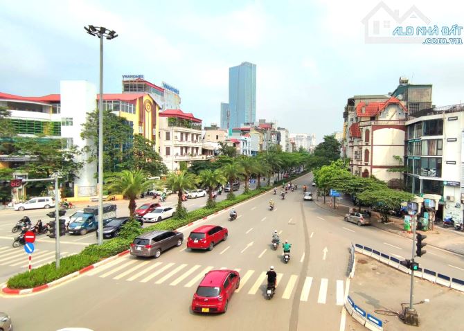 💥Bán Nhà Hoàng Hoa Thám – Văn Cao, Ba Đình, full nội thất, gần hồ. 48m2 x 5 tầng - 10 tỷ