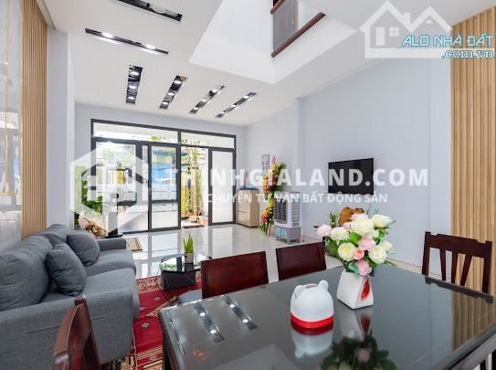 BÁN NHÀ 1 TRỆT 3 LẦU MỚI ĐẸP, HẺM OTO ĐƯỜNG NGUYỄN AN NINH, GIÁ 9 TỶ