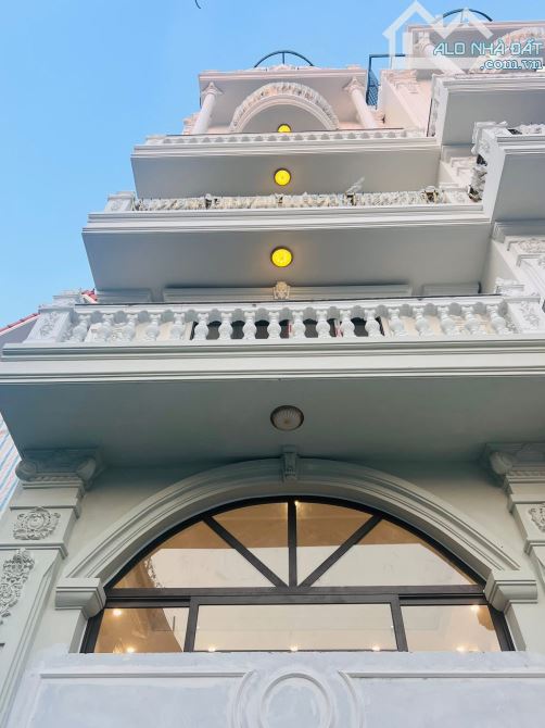 Bán nhà 5T Bát Khối, 52m2, MT 5m, gara, thang máy, ngõ thông, chỉ 7,8 tỷ.