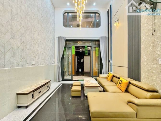 NHÀ GÒ VẤP CÓ THANG MÁY CHỈ 8 TỶ 7 - 6 TẦNG Ở PHAN HUY ÍCH PHƯỜNG 12 5 PHÒNG NGỦ HẺM XE TẢ