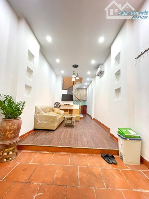 Nhà đẹp phố Hào nam full tiện ích