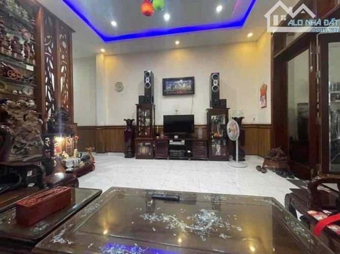 BÁN NHÀ 2 TẦNG MẶT TIỀN ĐƯỜNG SƠN THUỶ - GẦN BIỂN - 125M2- FULL NỘI THẤT - GIÁ CHỈ 6.1 TỶ