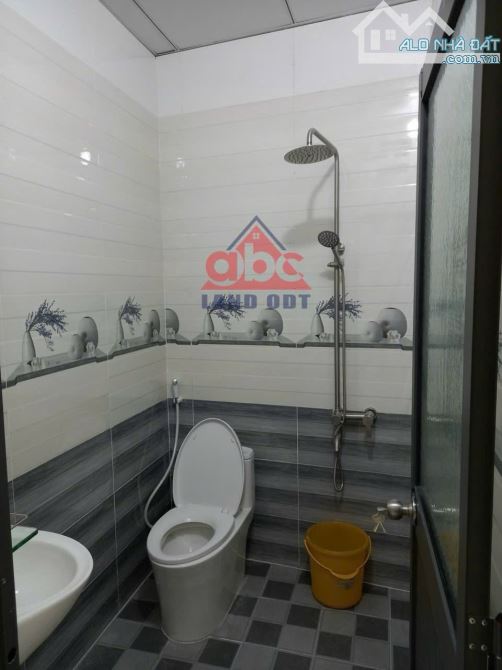 ✳️ Bán nhà 1 trệt,1 lầu ngay chợ Phúc Hải. P. Tân Phong 👉 Diện tích: 40m2