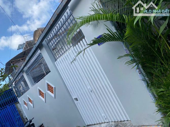 Bán nhà hẻm đường Lê Hồng Phong, Phước Hải, Nha Trang chỉ 3 tỷ 7