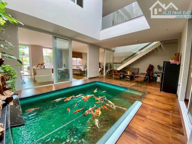 - Bán nhà 3 tầng mt đường Điện Biên Phủ - Gần Nguyễn Đức Trung. DT 70M2 – Giá 13 TỶ TL.