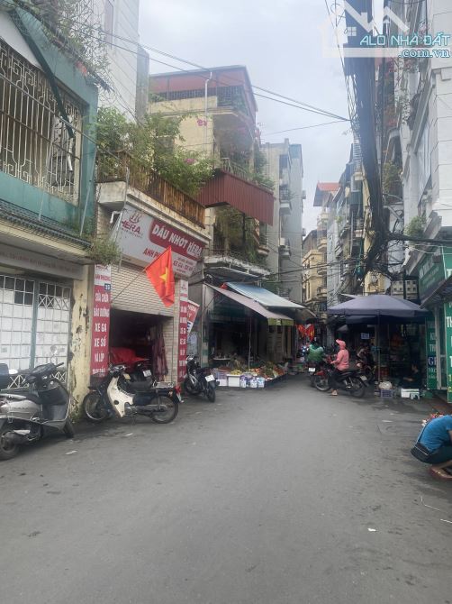 BÁN NHÀ ĐẸP CẦU GIẤY 5T MT 4M NGÕ THÔNG THOÁNG NHỈNH 16 TỶ