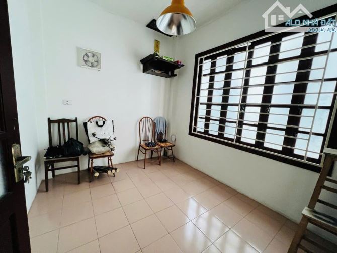 NHÀ RIÊNG DỊCH VỌNG HẬU - 40M² - GẦN PHỐ - MẶT TIỀN RỘNG - 3 TẦNG - 4 NGỦ - GIÁ 8.8 TỶ