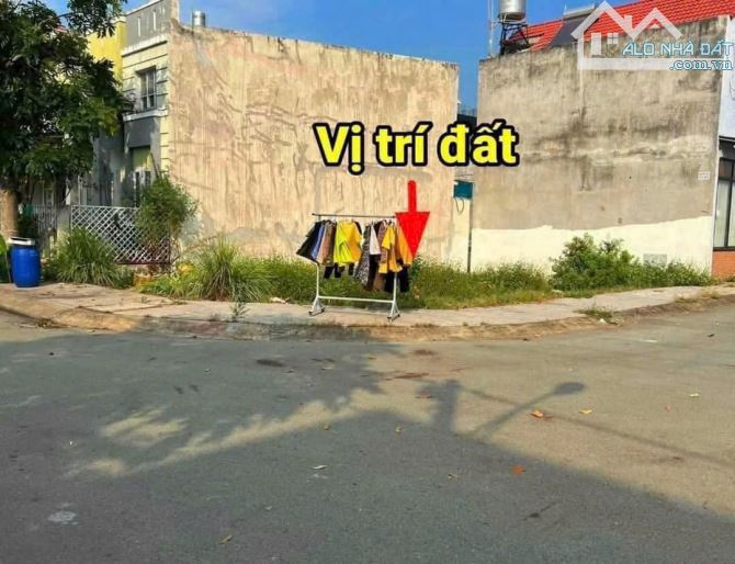 bán đất ngay góc 2 mặt tiền 8 mét diện tích 8,47x14,5m, sổ riêng giá 1 tỷ 950 còn tl