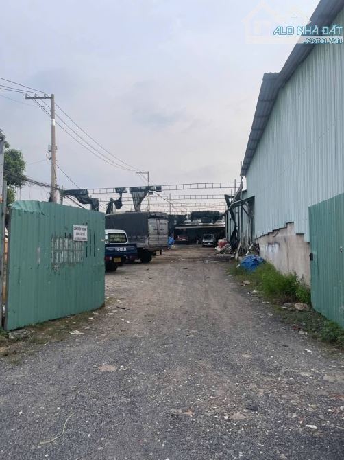Cho thuê đất trống gần Ủy Ban Phường An Phú Đông Quận 12 DT 1400m2