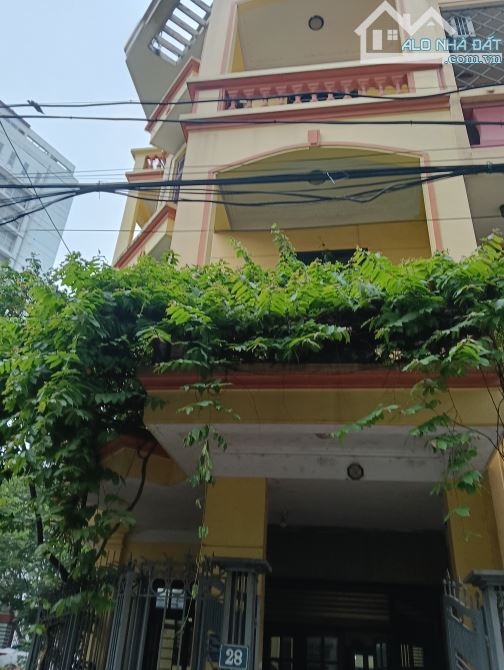 Bán nhà 4 tầng 54m2 mt7m Đầu đường Hoàng Quốc Việt, oto đậu quanh nhà