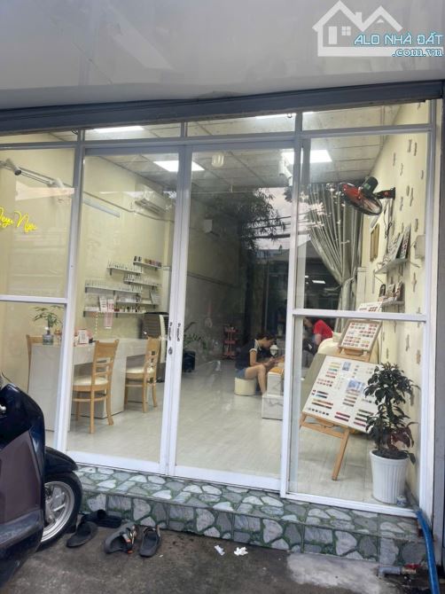 Chủ gấp bán nhà dt khủng gần 100m2 đúc 5 tầng mặt tiền đường Tô Ngọc Vân giá hạt dẻ 8ty8.