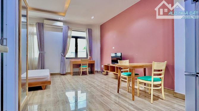 📢Cho thuê phòng ban công gần Ba Son Quận 1__phố Tây_thang máy_đủ nội thất_chỗ đậu oto