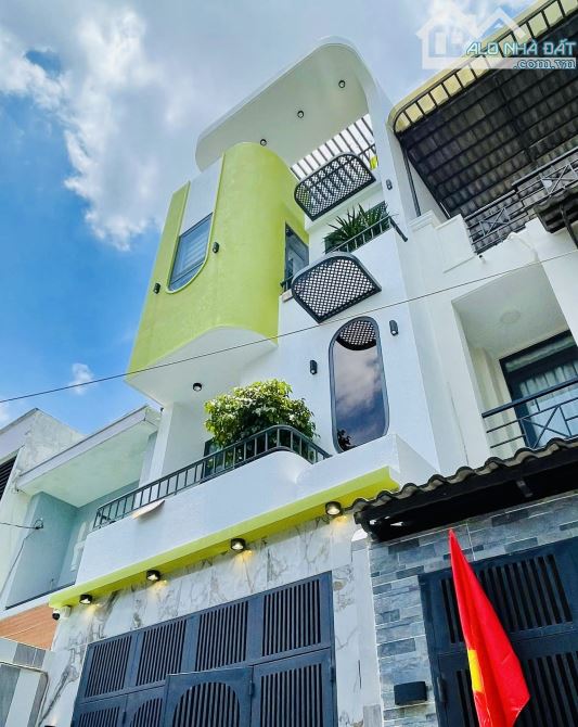 BÁN NHÀ ĐẸP 1 SẸC CÔNG VIÊN LÀNG HOA – HẺM XE HƠI – KHU PHÂN LÔ ĐỒNG BỘ – 8 TỶ NHỈNH