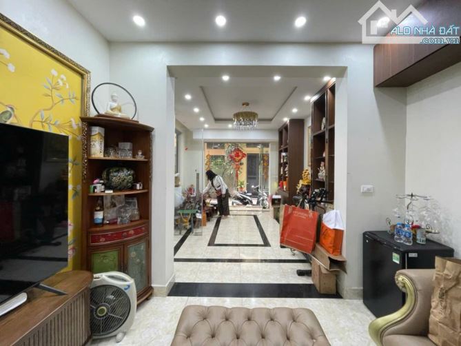 Bán nhà đẹp Chu Huy Mân-65m 5 tầng 13 tỷ - Lô góc- Kinh doanh - thang máy- Ô tô tránh