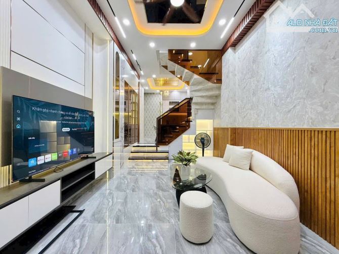 ✨ TRUNG TÂM QUẬN 3 – Bán nhà Cao Thắng – 72m² – 1 trệt, 1 lửng, 2 lầu – 3PN