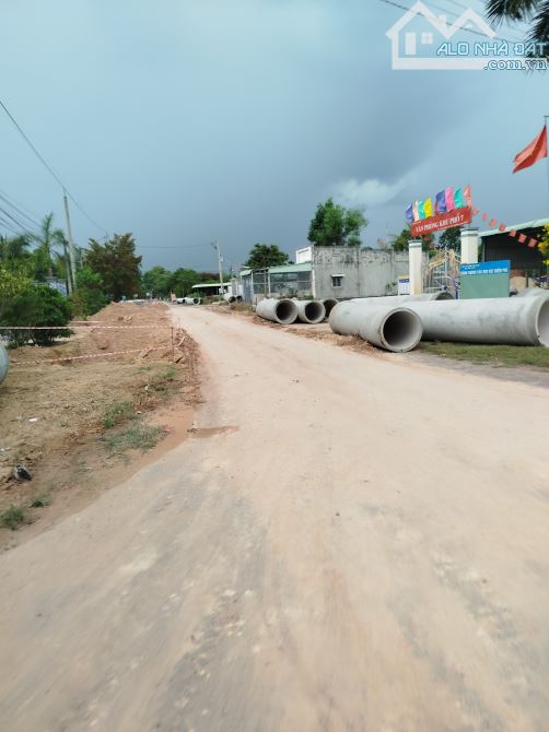 Bán đất Khu phố 7 thị Trấn Tân Biên mặt tiền đường Nguyễn Thị Định