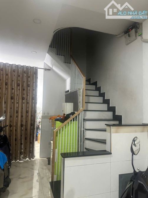 Bán nhà Bình Hưng Hòa A, Bình Tân, 44m2, 2 tầng Hẻm xe hơi, giá chỉ 3,95 tỷ