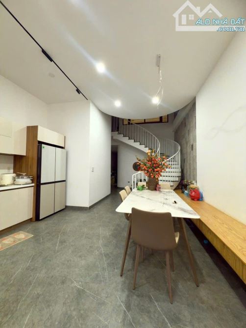 Bán nhà phường Tân Hoà 1 mê xây mới để lại full nội thất