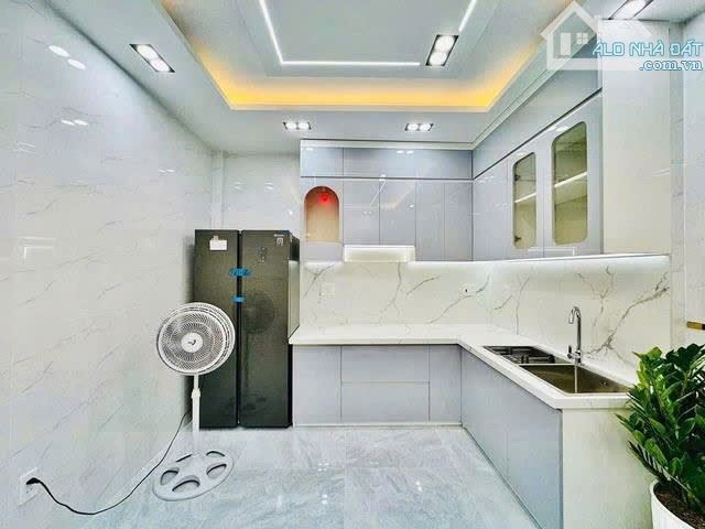 NHÀ ĐẸP GIÁ MỀM – GARA XE HƠI, FULL NỘI THẤT – CHỈ 5.25 TỶ