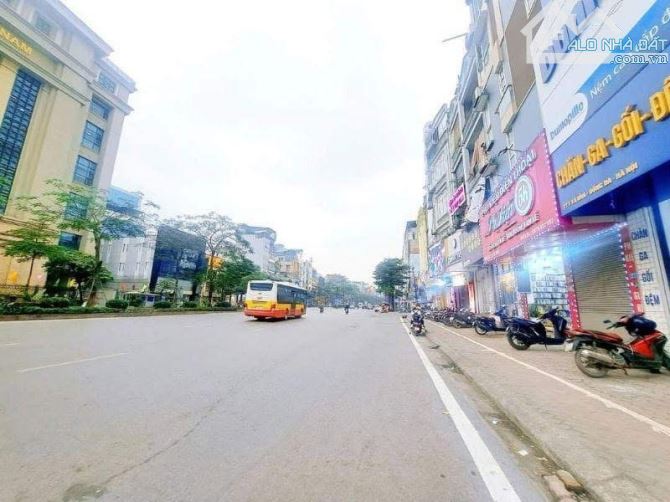 Bán Nhà Xã Đàn Đống Đa-Mặt Phố Kinh Doanh Đỉnh Vỉa Hè-60m 6 Tầng Mt 4,2m Giá 37,4 Tỷ
