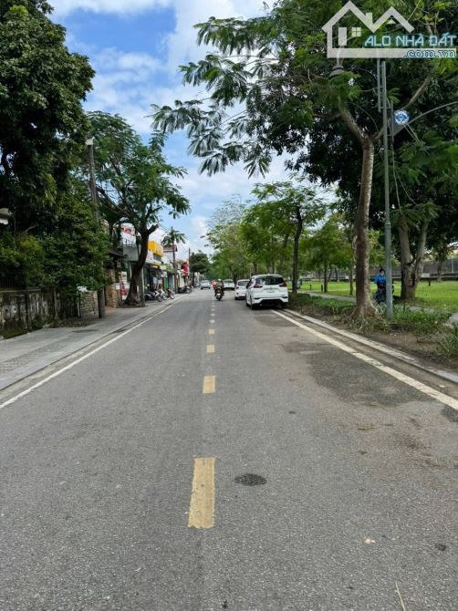 Bán dãy trọ 10 phòng + phòng kho + sân để xe đang kinh doanh Kiệt Lê Huân , TP Huế