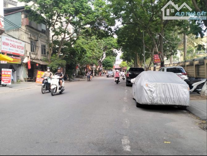 Bán nhà Hồ Đền Lừ - #70m2 - THANG MÁY - view Hồ cực thoáng - Ô TÔ ĐỖ CỬA - ở cực sướng .