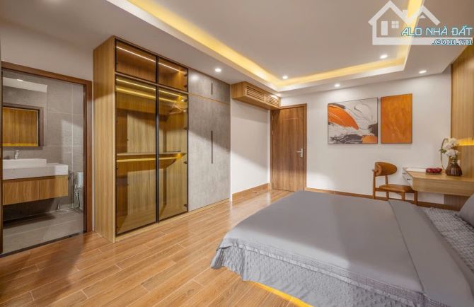 CẦN BÁN VILLA 2 TẦNG HỒ BƠI ĐƯỜNG TRẦN VĂN DƯ - CÁCH BIỂN MỸ KHÊ CHỈ 500M