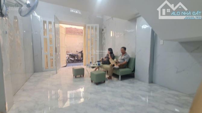 BÁN NHÀ 5 TẦNG , 6 PHÒNG,HOÀN CÔNG ĐỦ, CẠNH MT NGUYỄN TRÃI ,Q.5, HẺM THẲNG 1 TRỤC, GIÁ 7
