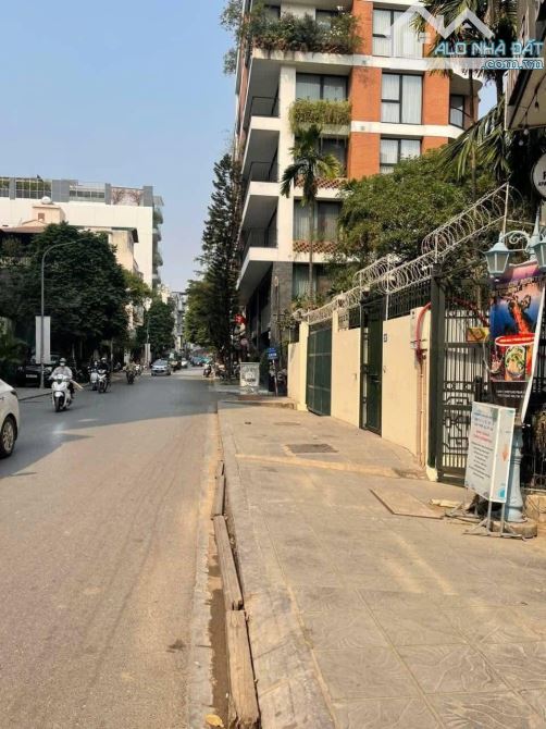 BÁN GẤP NHÀ PHỐ TÔ NGỌC VÂN QUẢNG AN TÂY HỒ 50M MT 5M OTO NHỈNH 12 TỶ TL MẠNH