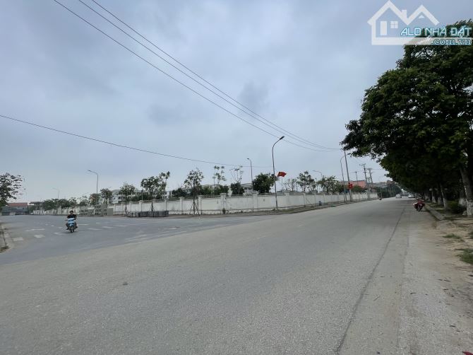 GIÁ KHOẢNG 27tr- LÔ GÓC OTO BÁN TẢI VÀO ĐẤT- 20m RA TRỤC CHÍNH KINH DOANH- VIN BẮC HỒNG