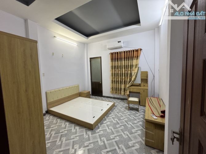 Bán nhà HẺM XE HƠI, 62m2 Ngang 4m, 5.5TỶ, 4 tầng 4PN, Phú Định, QUẬN 8