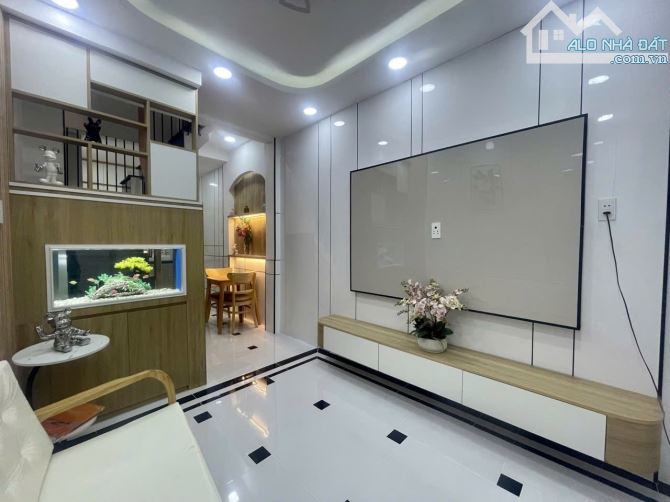Ngay chợ Gò Vấp Nguyễn Văn Nghi - 27m2 - 2 tầng full nội thất cao cấp - 3.7 tỷ