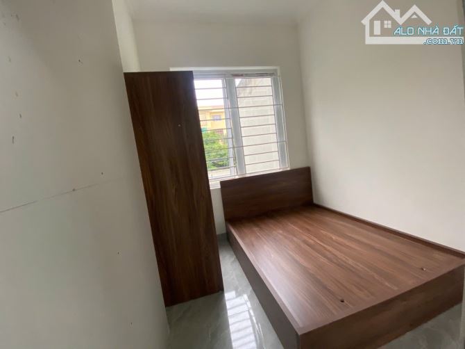 Cho Thuê CCMN Ngõ 25 Vũ Ngọc Phan Đống Đa 40m2 2N1K Ban Công Cửa Sổ Thang Máy Gần Chợ