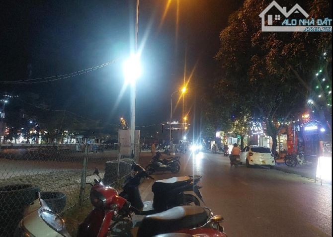 Mặt Phố Cổ Linh/ 33 Tỷ/97 M2/4.5 Mt