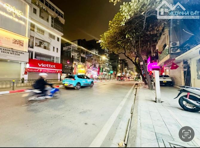 Mặt phố Tôn Đức Thắng - Phố VIP kinh doanh vô đối - Vỉa hè rộng.