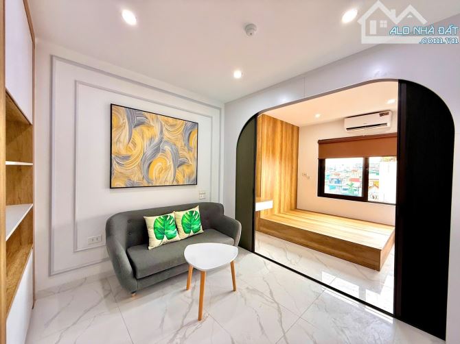 Linh Đàm, Tòa nhà CCMN cao cấp, Lô góc 8 tầng Thang máy, dt 100m2, mt 6.6m, Giá 26.5 tỷ.