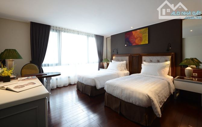 Bán khách sạn 12 tầng MP Hàng Gai 330m² - 91 phòng - 280 tỷ - 10