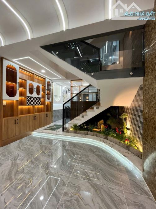CHÍNH CHỦ BÁN NHÀ NGUYỄN SUÝ 4X16M 5 TẦNG MỚI , GIÁ 8,7 TL - 10