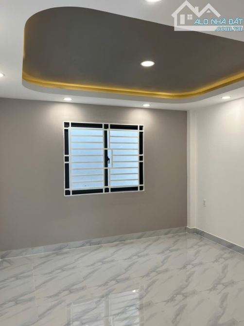 BÁN NHÀ 3 TẦNG - 4 P. NGỦ - HẺM XH - PHAN VĂN HỚN - TTN , Q12 - GIÁ 5,9TỶ - 10