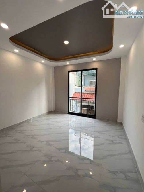 BÁN NHÀ 3 TẦNG - 4 P. NGỦ - HẺM XH - PHAN VĂN HỚN - TTN , Q12 - GIÁ 5,9TỶ - 11